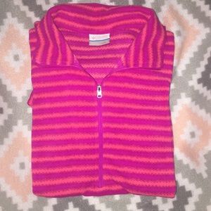 Women’s half zipped Columbia fleece pullover.